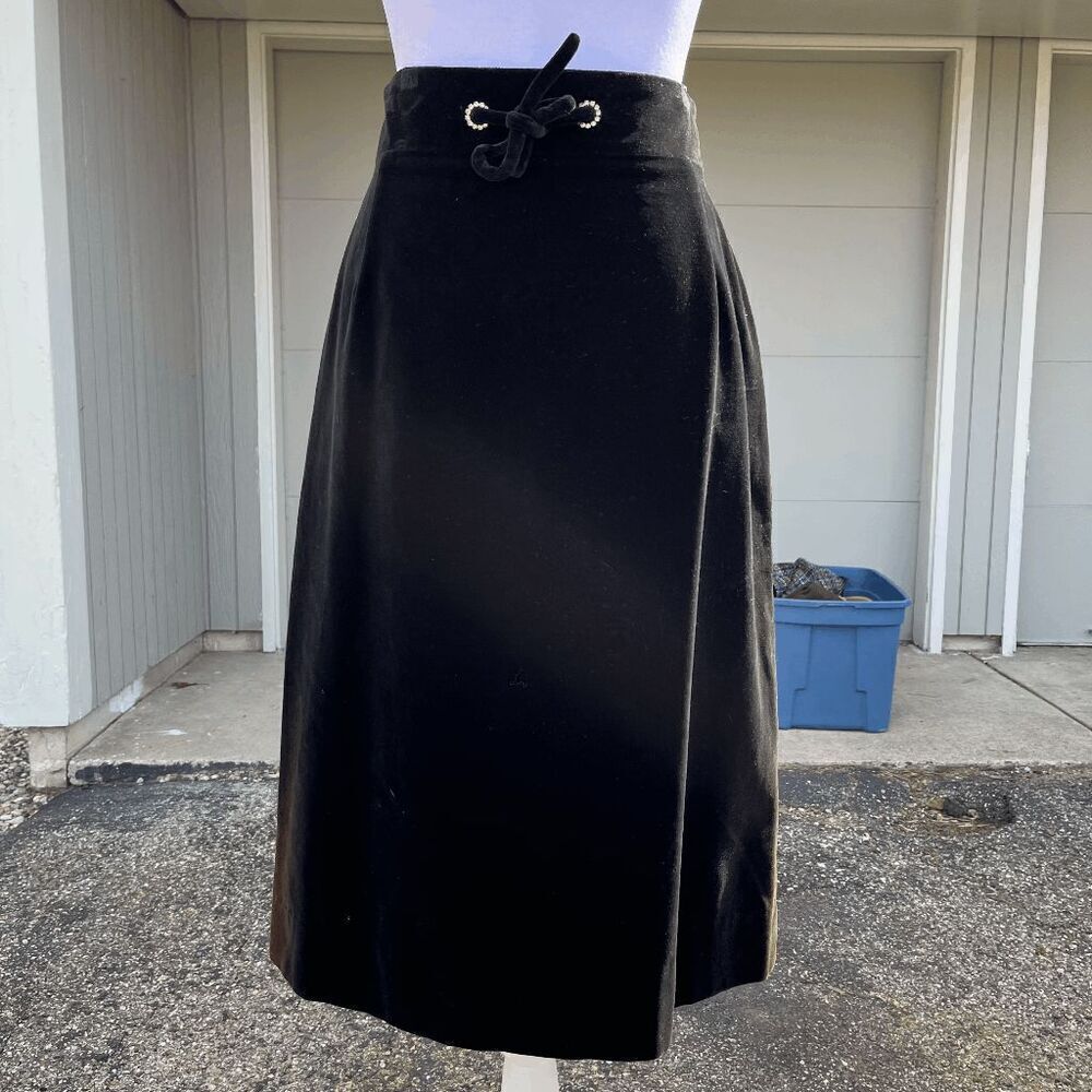 Vintage 50s/60s Black Velvet A-Line Skirt, Rhinestone Grommets, Metal Zip 38